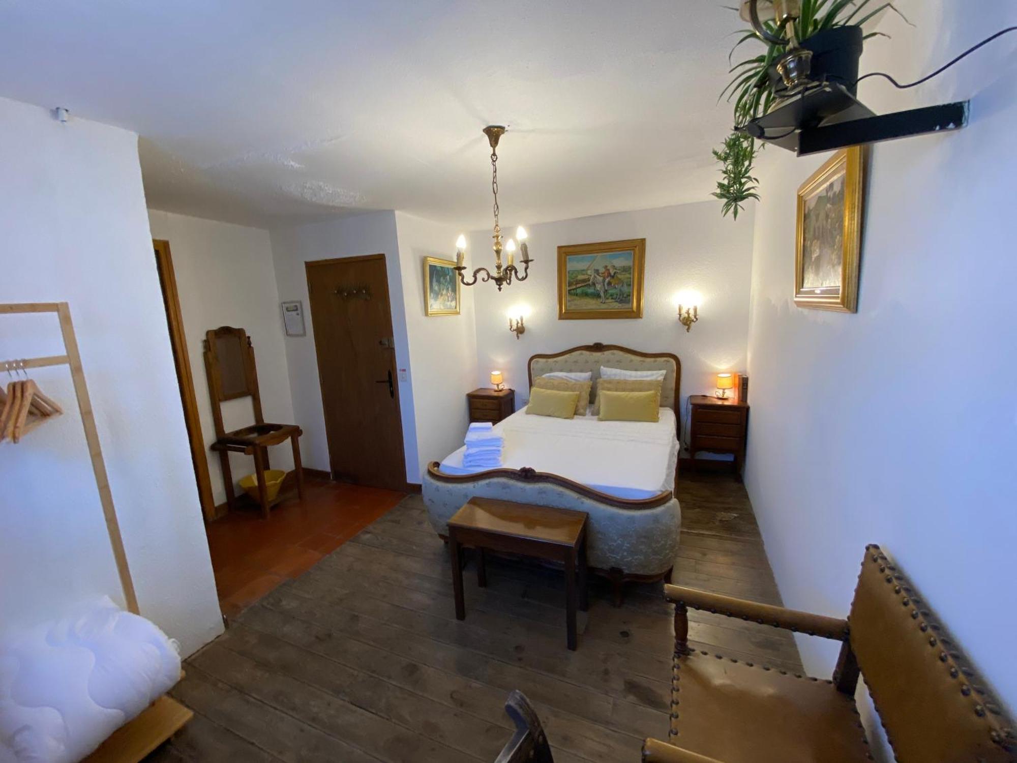 Os-Thel, Chambres A Louer Tautavel Exteriör bild