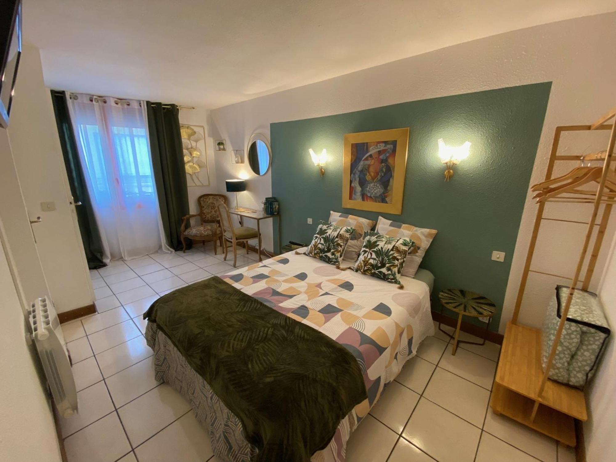 Os-Thel, Chambres A Louer Tautavel Exteriör bild